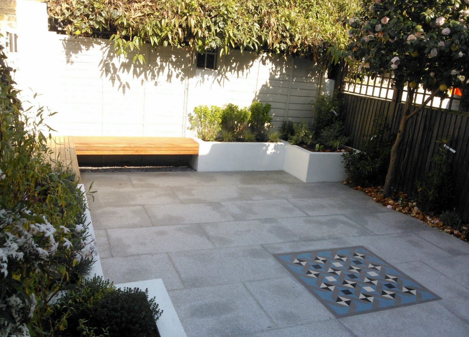 Modern Garden Design London Granite Paving Raised Rendered Beds