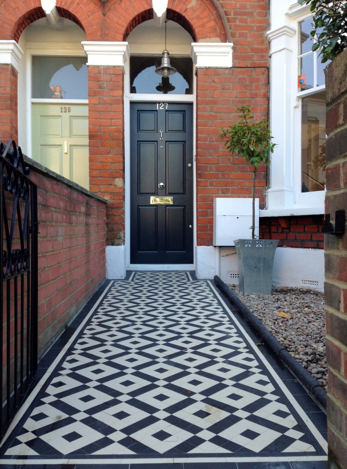Black and White Victorian Mosaic Tile Path Balham London - London ...