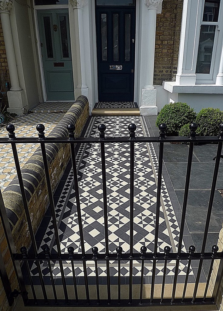 Metal gate rails path Victorian mosaic London slate paving planting Imperial brick London Fulham Chelsea Kensington