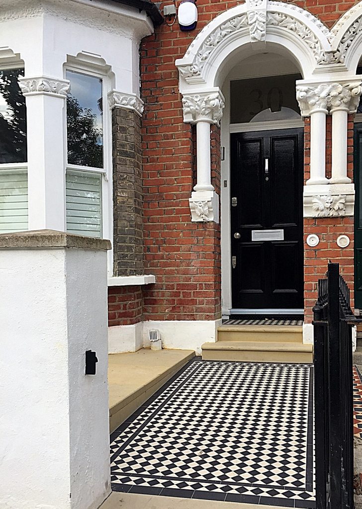 white-garden-render-wall-classic-victorian-mosaic-metal-gate-rail-london-balham-clapham-wansdworth-earsfield